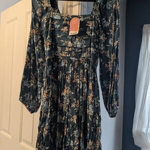 Arula Floral Long Sleeve Dress